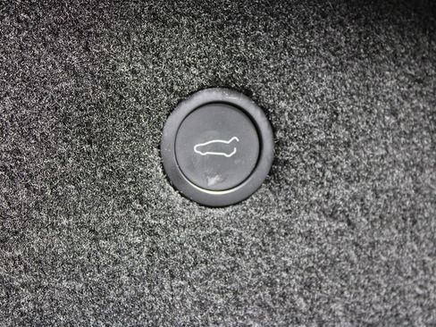 Used 2022 Tesla Model S Plaid image 34