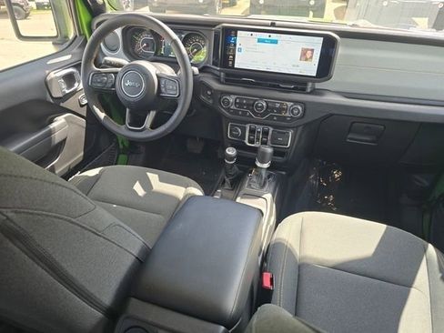 Used 2025 Jeep Gladiator Sport AWD/4WD image 31