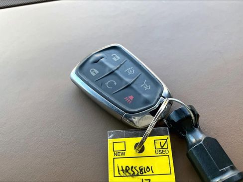 Used 2017 Cadillac Escalade Platinum image 14