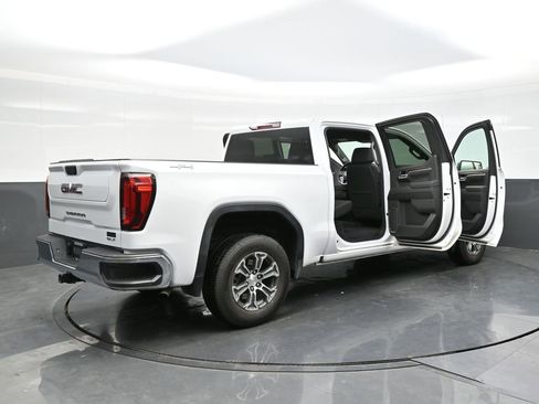 Used 2025 GMC Sierra 1500 SLT image 41