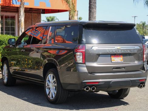 Used 2021 Chevrolet Suburban High Country w/ Premium Package image 7