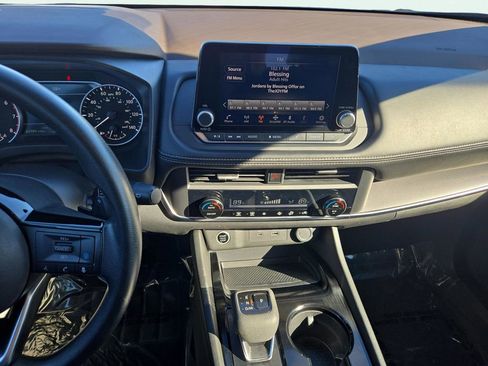 Used 2023 Nissan Rogue SV image 24