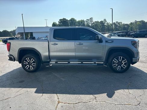 Used 2024 GMC Sierra 1500 AT4 w/ Technology Package AWD/4WD image 5