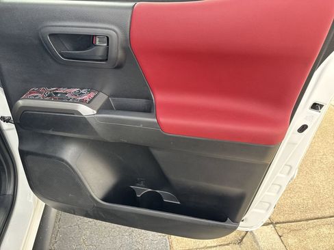 Used 2023 Toyota Tacoma SR5 w/ Technology Package image 13