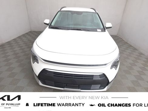 New 2025 Kia Niro EX image 2