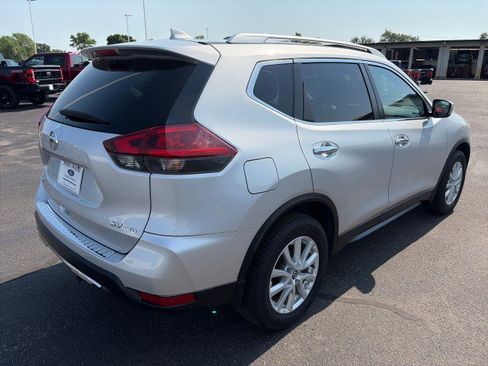 Used 2018 Nissan Rogue SV AWD/4WD image 5