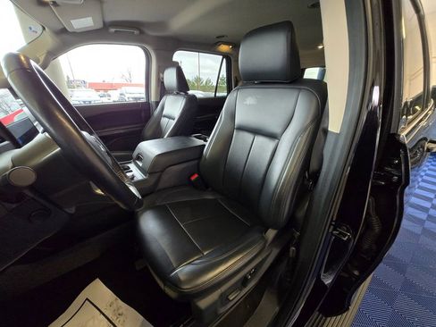 Used 2024 Ford Expedition XLT image 9