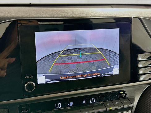 Used 2025 Toyota Camry SE w/ Convenience Package image 22