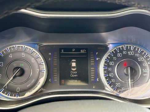Used 2015 Chrysler 200 Limited w/ Convenience Group FWD image 14
