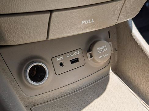 Used 2009 Hyundai Elantra GLS FWD image 23