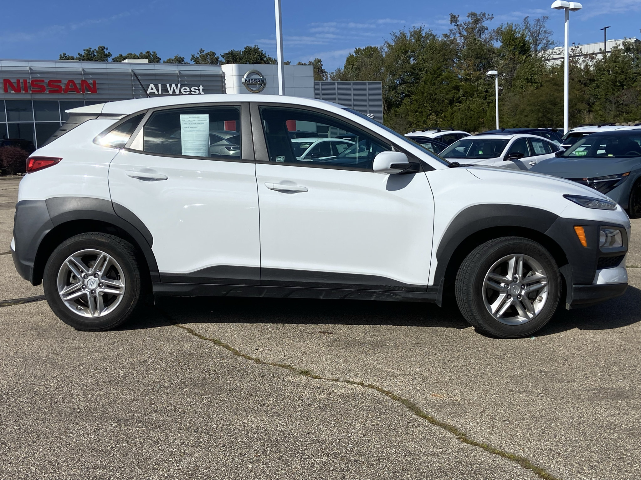 Used 2021 Hyundai Kona SE AWD/4WD image 2