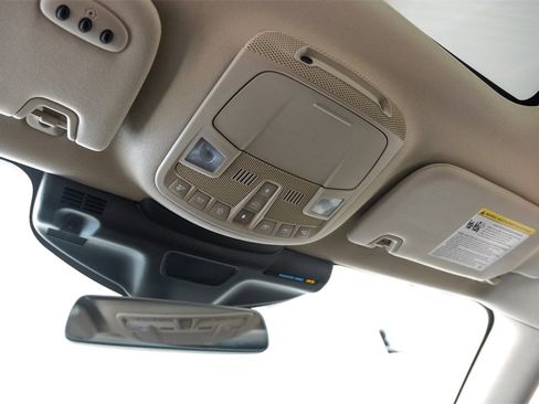 Used 2023 Lincoln Nautilus Reserve image 32