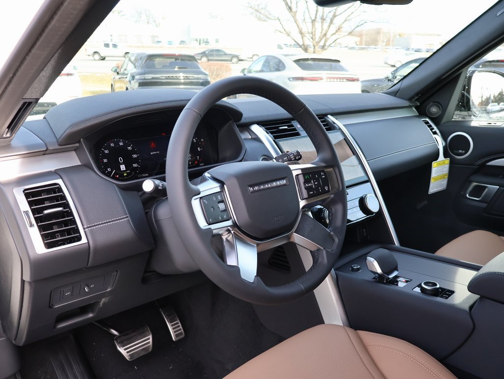 New 2026 Land Rover Discovery Dynamic SE AWD/4WD image 18