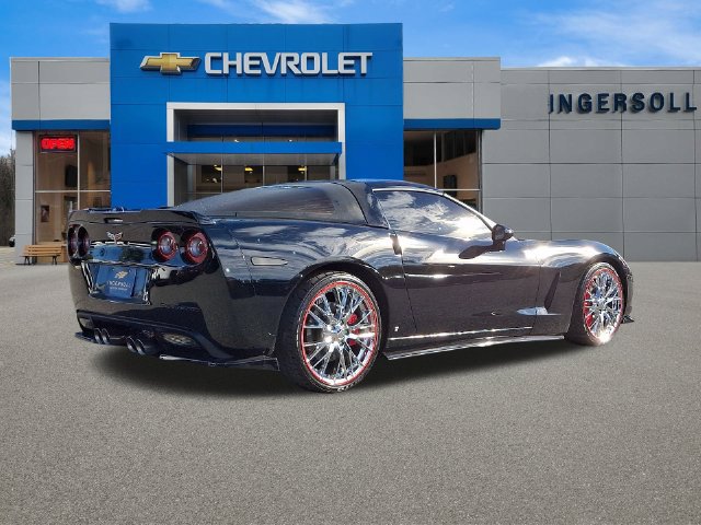 Used 2007 Chevrolet Corvette Coupe w/ Performance Package RWD image 22
