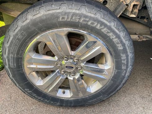 Used 2018 Ford F150 XLT w/ Equipment Group 302A Luxury AWD/4WD image 9