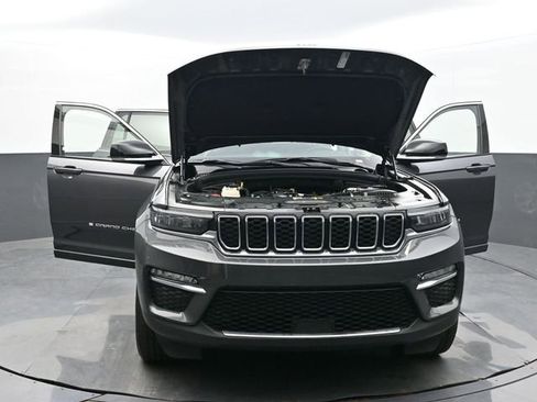 Used 2022 Jeep Grand Cherokee Limited image 61