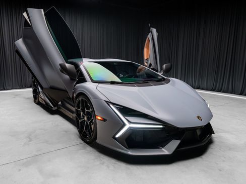 Used 2024 Lamborghini Revuelto AWD/4WD image 11