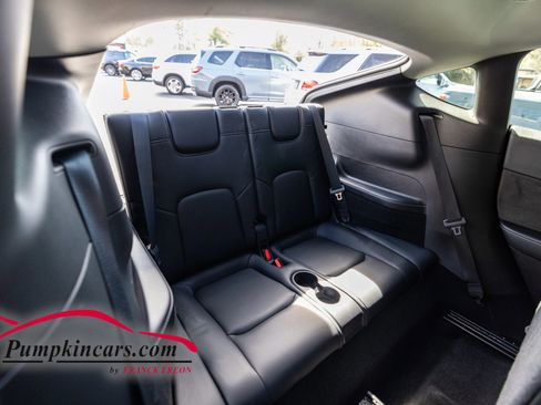 Used 2022 Tesla Model Y Long Range image 23