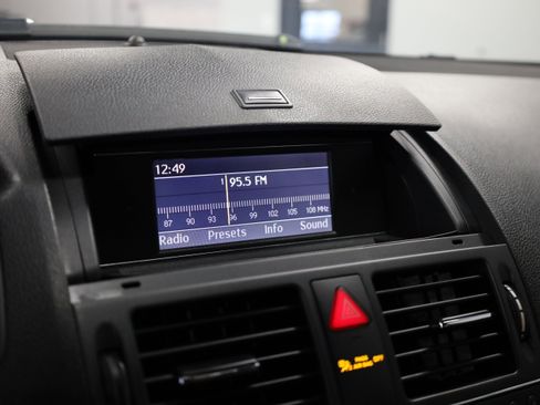 Used 2011 Mercedes-Benz C 300 4MATIC Sedan image 24