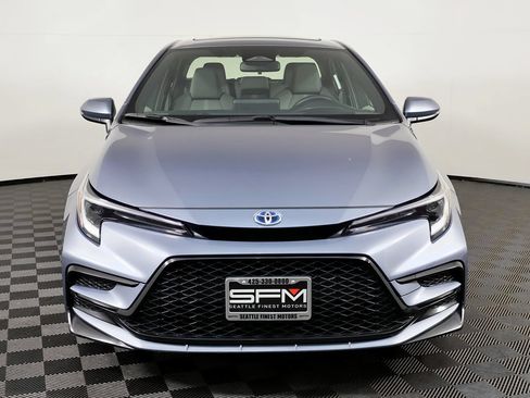 Used 2024 Toyota Corolla SE w/ SE Package FWD image 3
