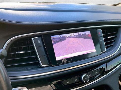 Used 2020 Buick Enclave Essence image 23