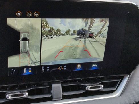 Certified 2025 Chevrolet Equinox LT w/ Safety and Technology Package image 16