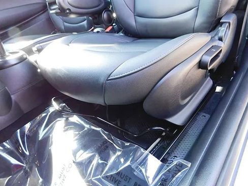 Used 2023 MINI Cooper 2-Door Hardtop image 12