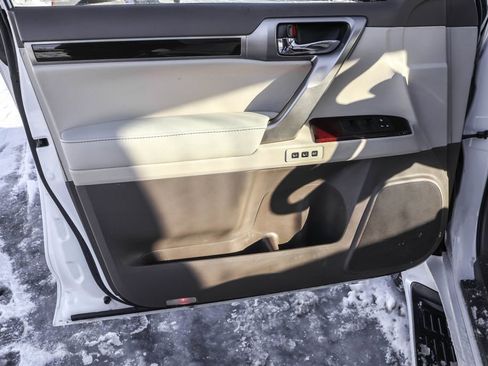 Used 2015 Lexus GX 460 image 26