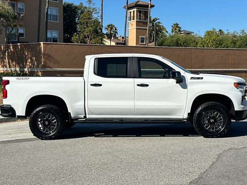 Used 2024 Chevrolet Silverado 1500 LT Trail Boss w/ LT Trail Boss Premium Package image 3