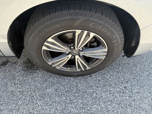 Used 2018 Acura MDX SH-AWD image 12