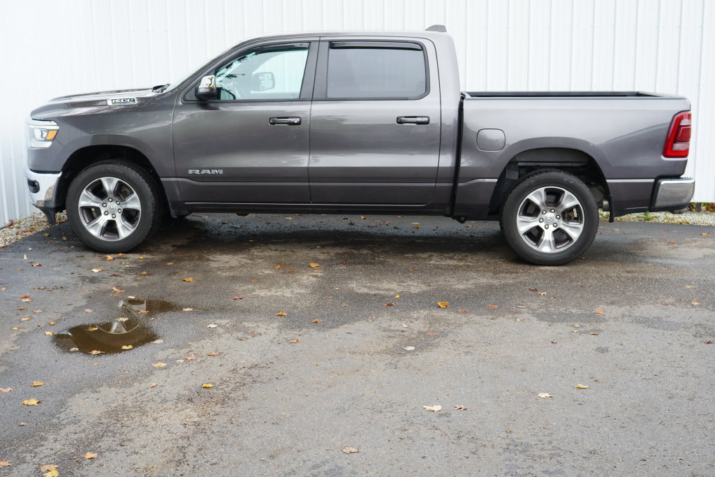 Used 2023 RAM 1500 Laramie AWD/4WD image 3