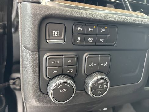 New 2026 Chevrolet Suburban High Country image 26