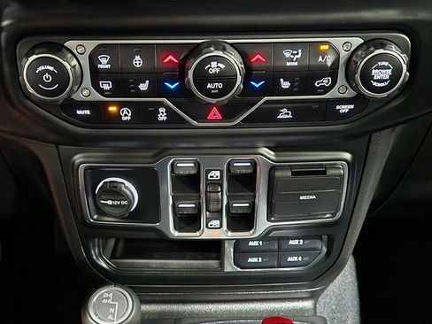 Used 2022 Jeep Gladiator Overland w/ Popular Equipment Package image 38