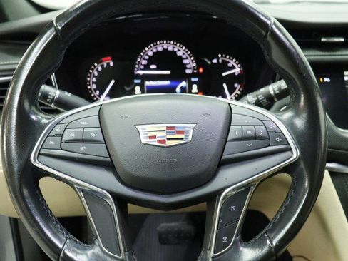 Used 2019 Cadillac XT5 FWD image 10