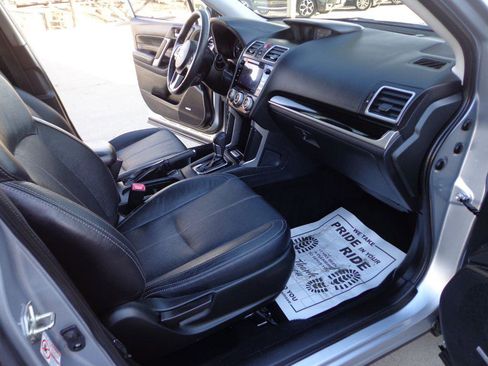 Used 2017 Subaru Forester 2.5i Touring image 18