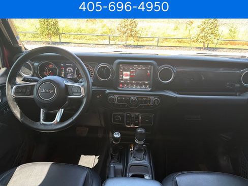 Used 2022 Jeep Wrangler Unlimited Sahara AWD/4WD image 19