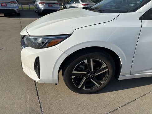 Used 2024 Nissan Sentra SV image 2