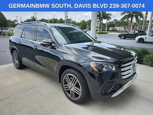 Used 2025 Mercedes-Benz GLS 450 4MATIC image 12