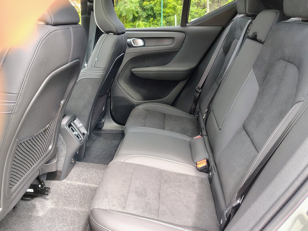 New 2026 Volvo XC40 B5 Ultra w/ Climate Package AWD/4WD image 25