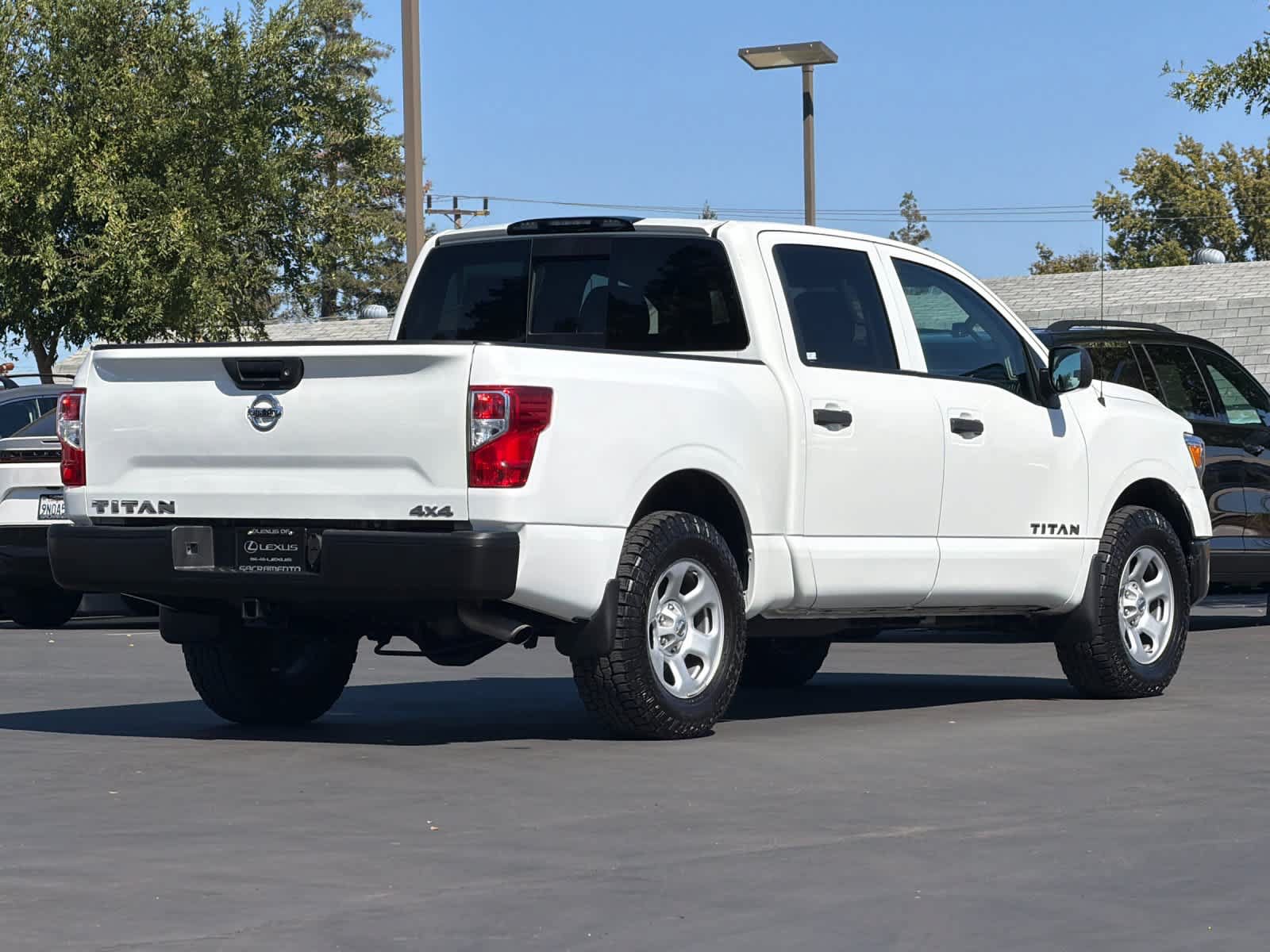Used 2019 Nissan Titan S AWD/4WD image 2