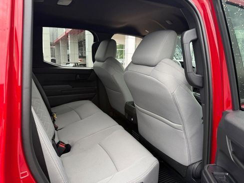 Certified 2026 Toyota Tacoma SR5 AWD/4WD image 11