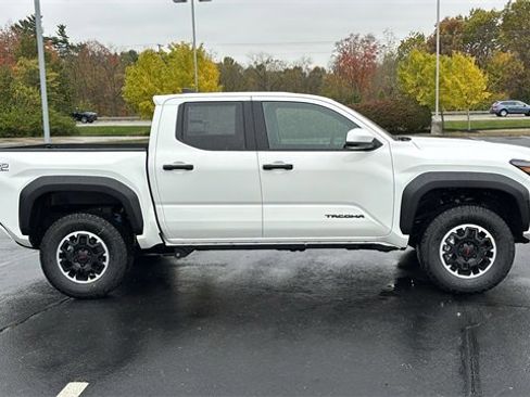New 2025 Toyota Tacoma TRD Off-Road image 27