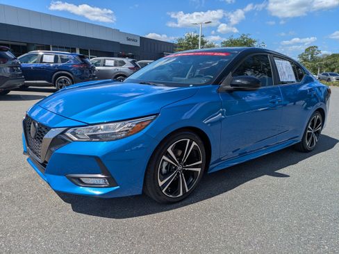 Certified 2023 Nissan Sentra SR w/ Electronics Package FWD image 8