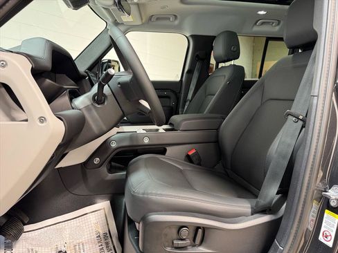 Used 2026 Land Rover Defender 110 S image 24