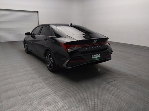 Used 2024 Hyundai Elantra SEL w/ Convenience Package image 5