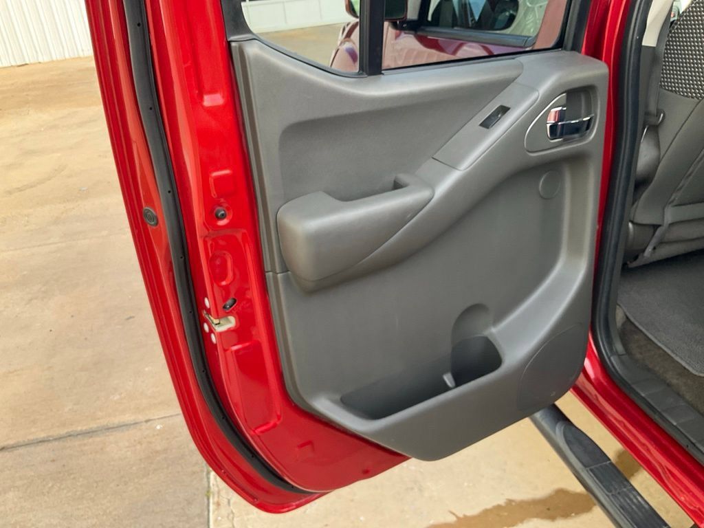 Used 2017 Nissan Frontier PRO-4X AWD/4WD image 23