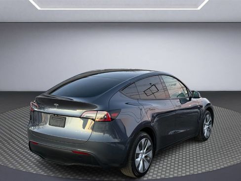 Used 2023 Tesla Model Y Long Range image 7