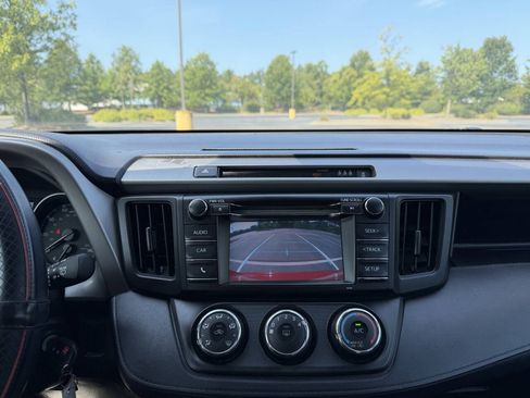 Used 2017 Toyota RAV4 LE w/ Carpet Mat Package FWD image 23