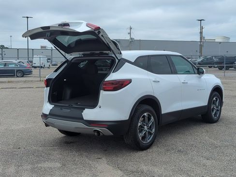 Used 2025 Chevrolet Blazer LT FWD image 5