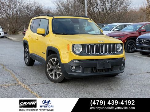 Used 2016 Jeep Renegade Latitude w/ Popular Equipment Group image 1